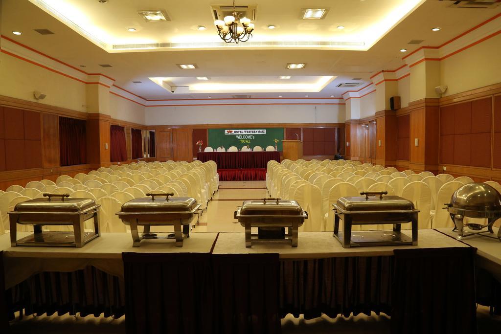 Hotel Western Gatz Тени Екстериор снимка