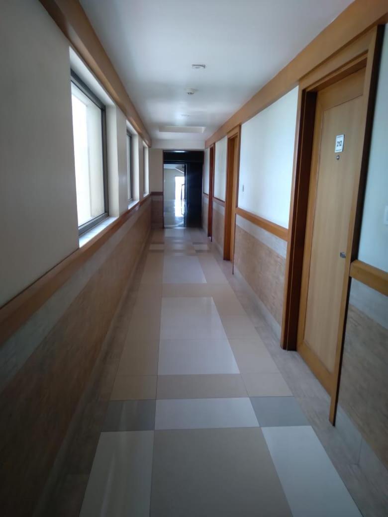 Hotel Western Gatz Тени Екстериор снимка