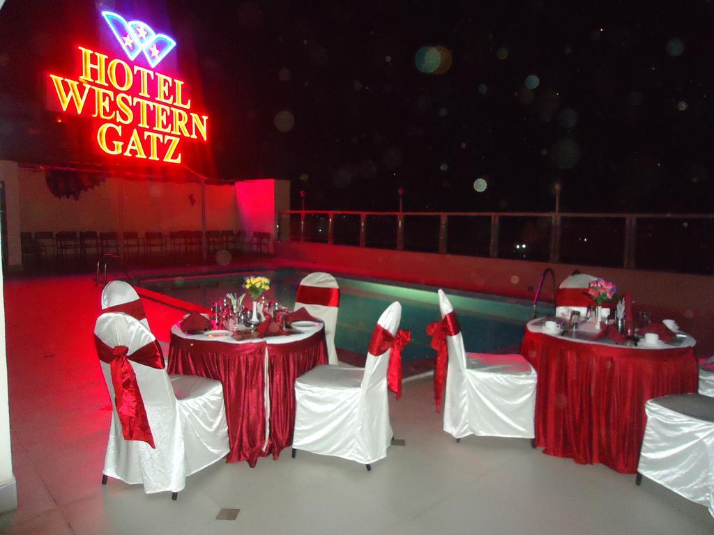 Hotel Western Gatz Тени Екстериор снимка