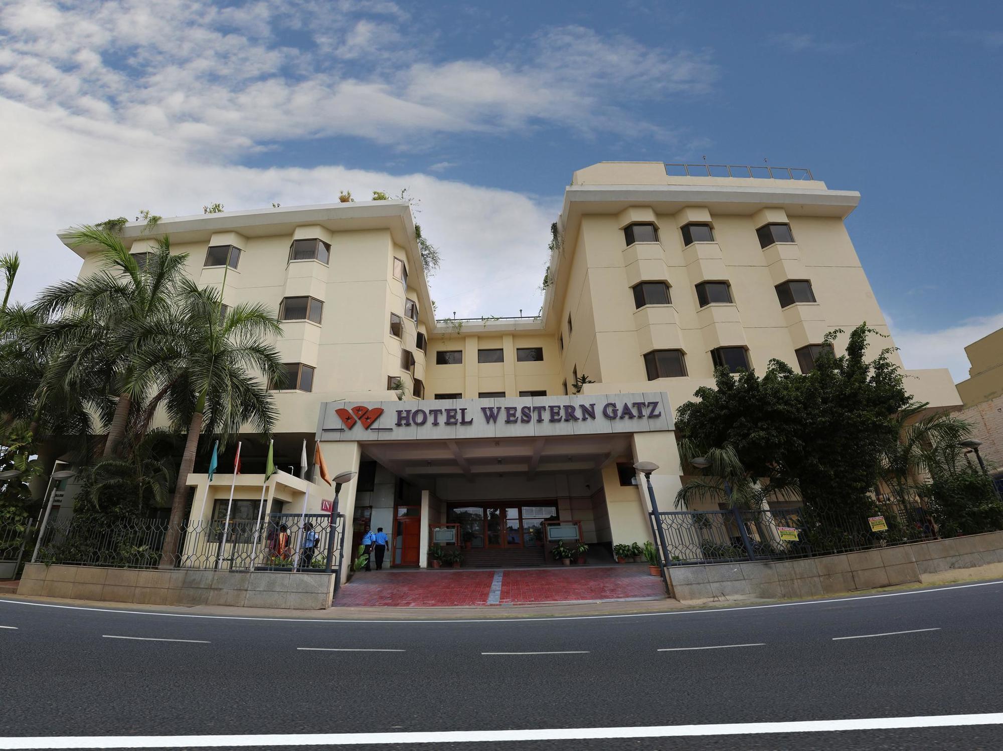 Hotel Western Gatz Тени Екстериор снимка